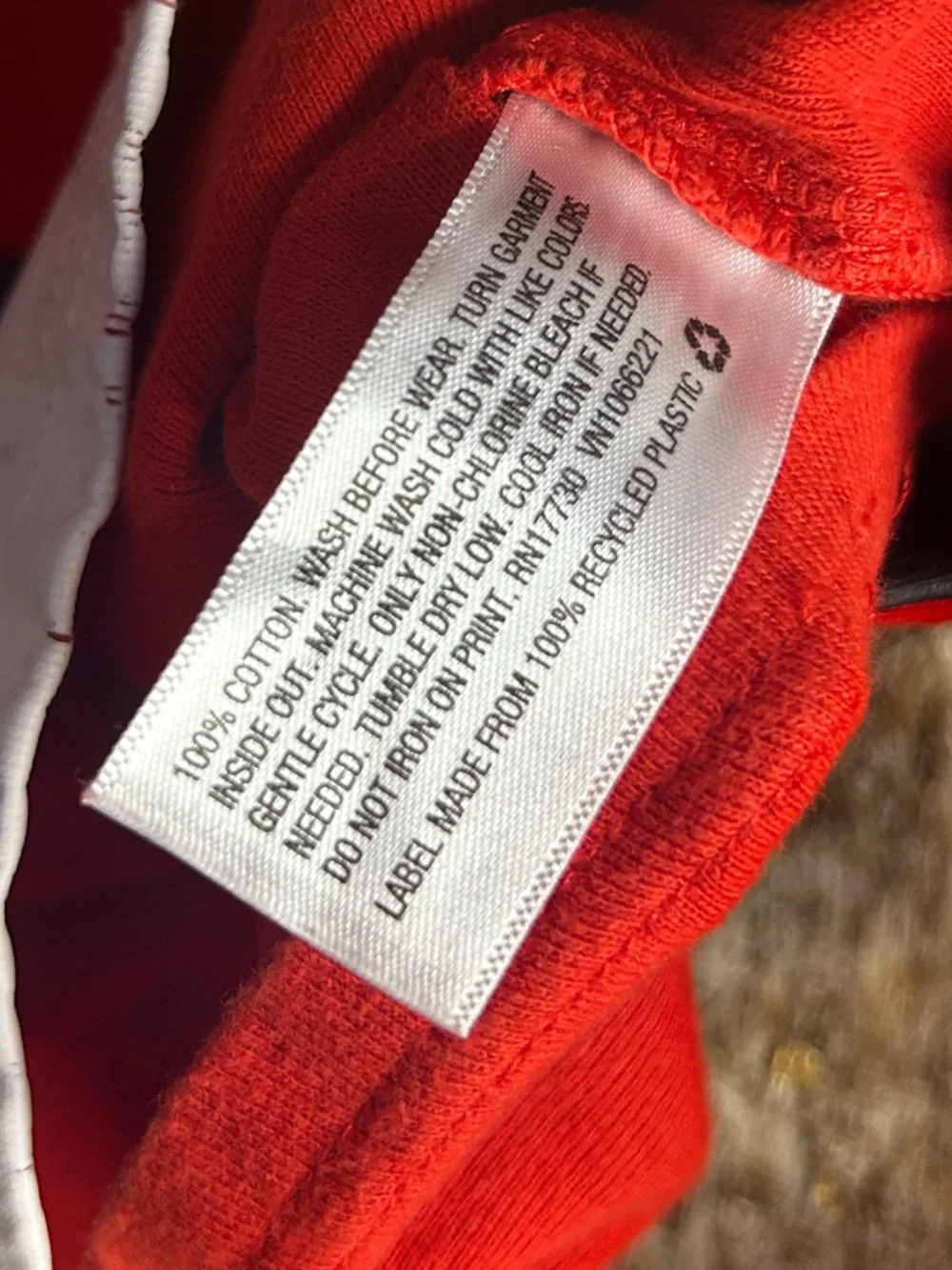5 for $25🔥Wonderland Red Santa Pajama Set‎ 4T